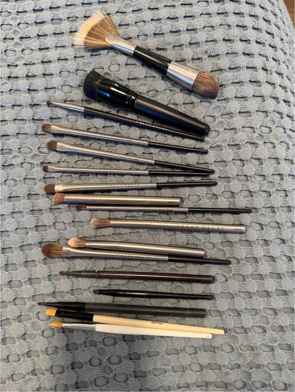 Urban Decam makeup brushes - lot of 17!!!